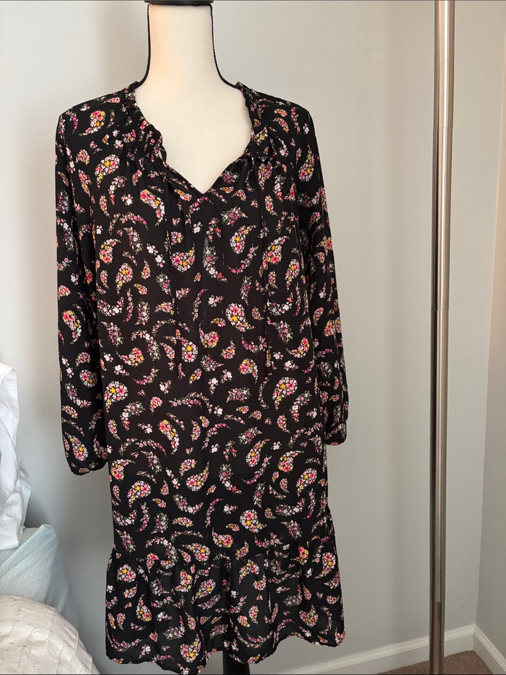 Old Navy Black Long-Sleeve Floral Ruffle Dress